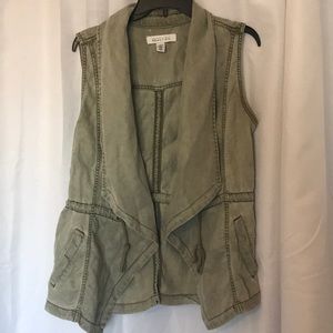 Kenneth Cole olive vest, size M